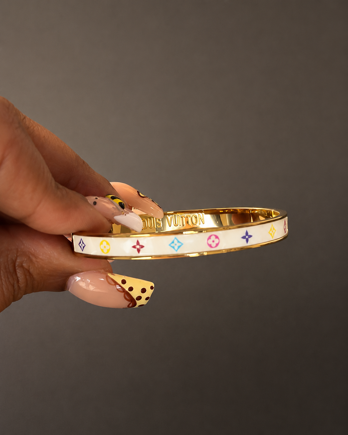 LV 18k gold Bangle